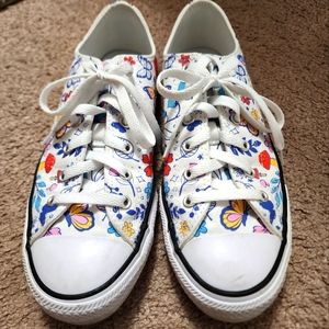 Converse sz 8, womens MUSHROOMS and BUTTERFLIES
